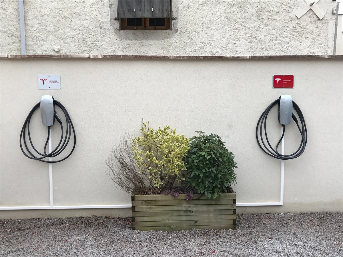 Logis L'Hotel D'Arc Arc-sur-Tille Exterior foto