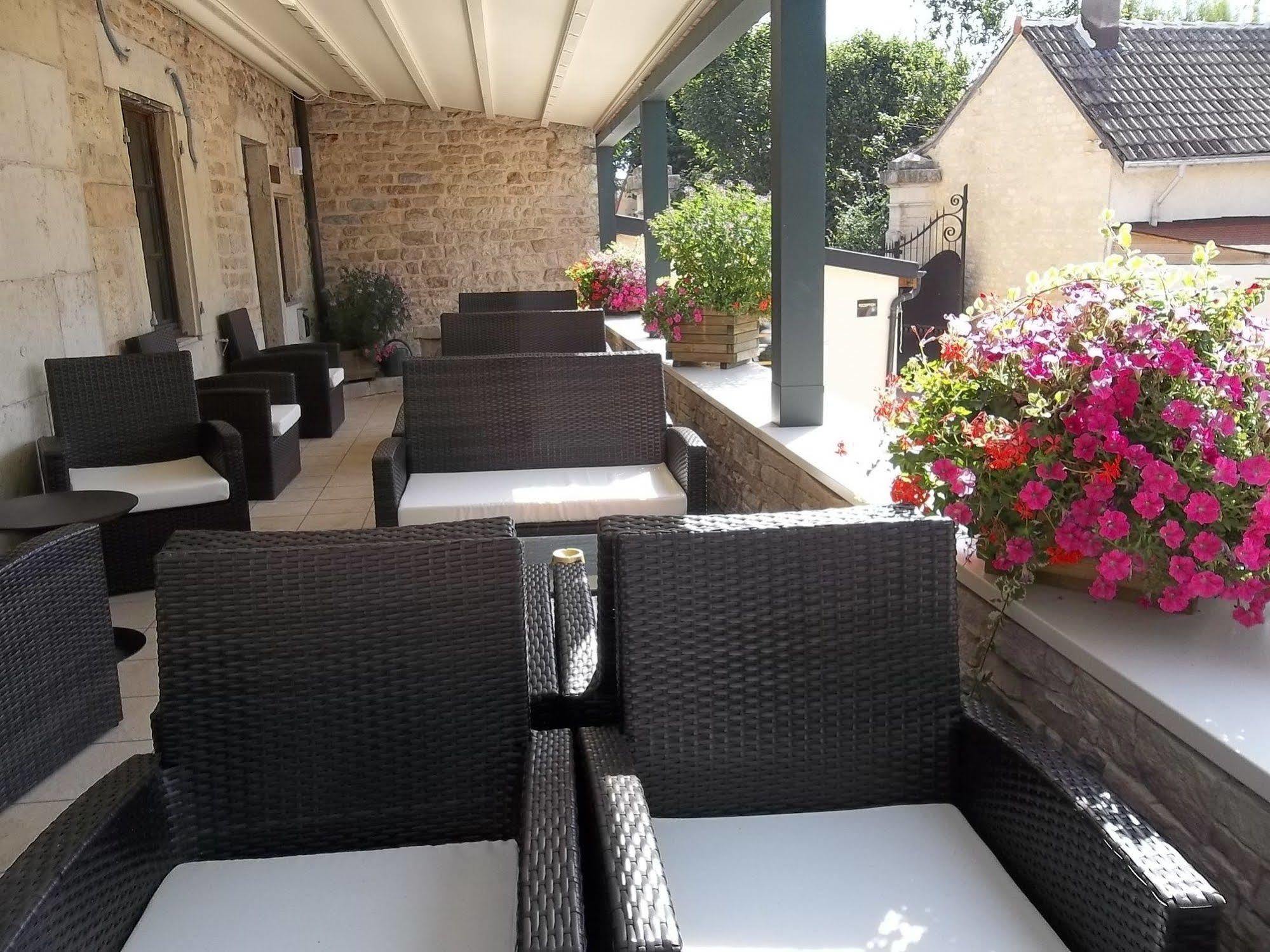 Logis L'Hotel D'Arc Arc-sur-Tille Exterior foto